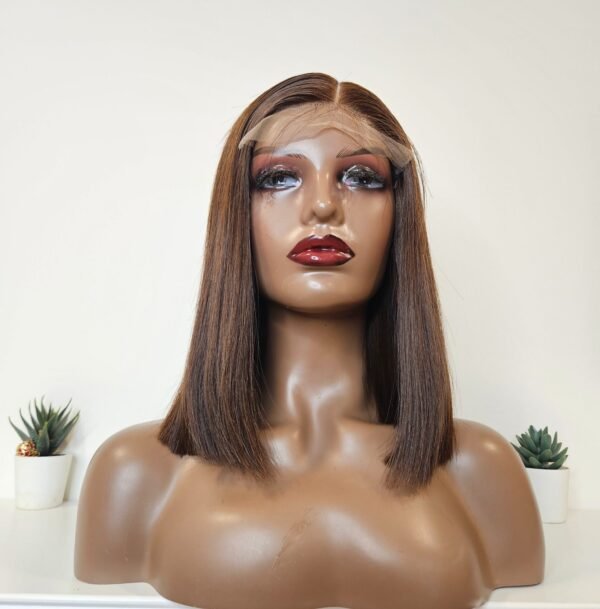 NINA BLUNT CUT